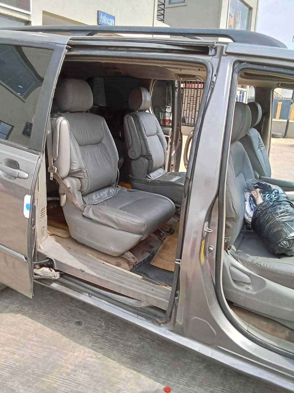A picture of 2005 Toyota sienna