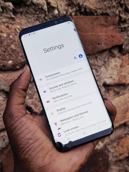 A picture of Samsung S8 plus