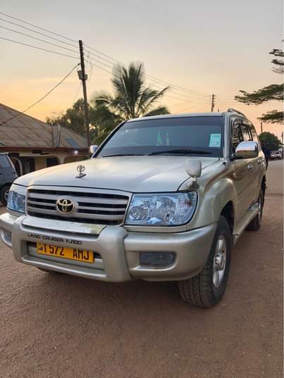 A picture of Toyota Land Cruisers FJ100
