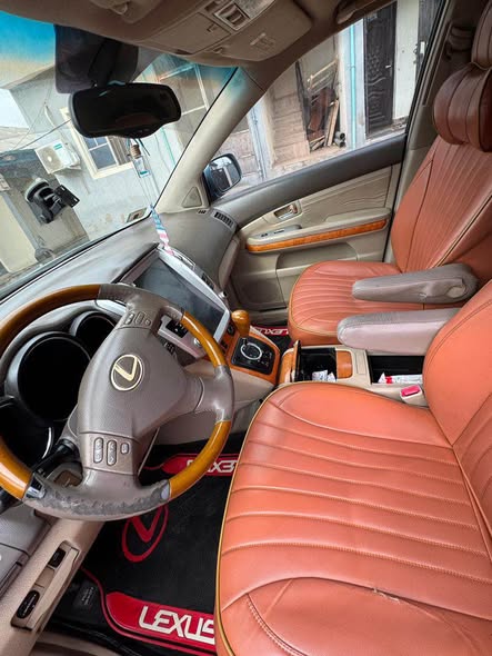 A picture of Lexus RX 330 06 07