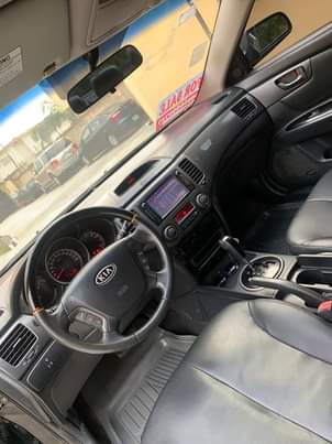 A picture of Nigerian Used 2010 Kia optima