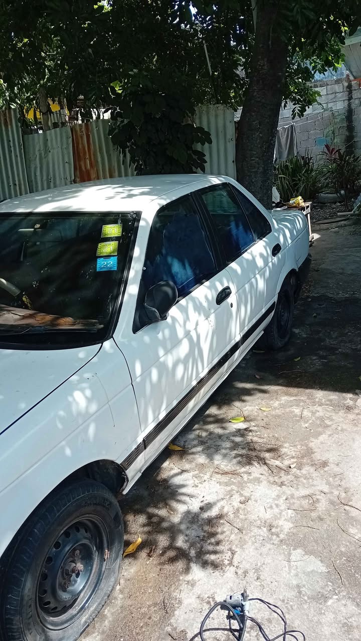 nissan b13