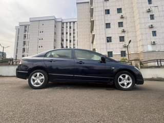 A picture of 2007 Honda Civic Irobot
