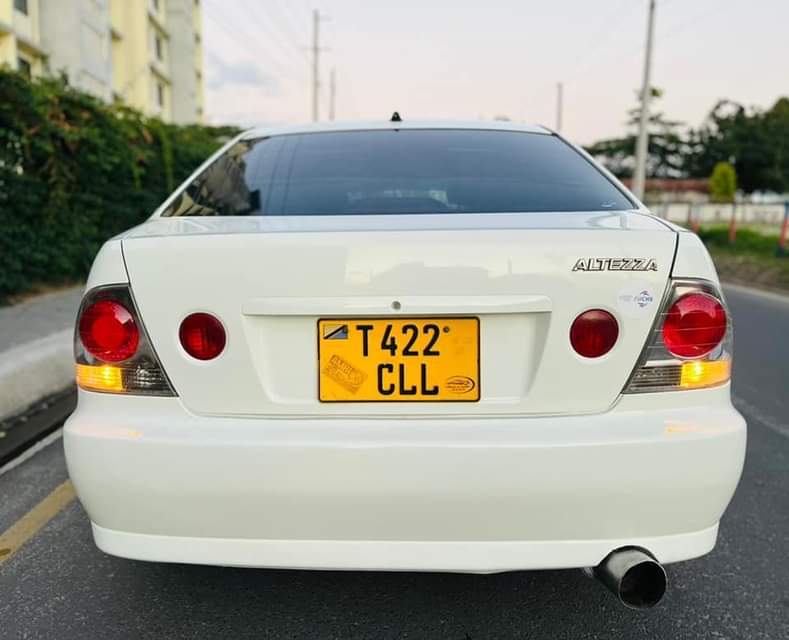 A picture of TOYOTA Altezza Engine Beams Cc1990 Full ac Full doc Bei