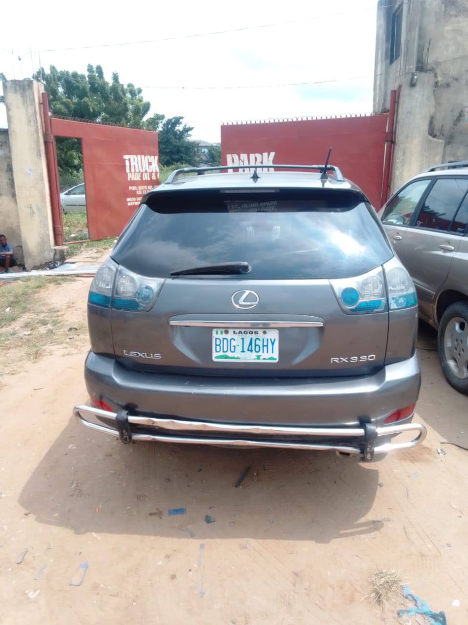 A picture of Toyota Lexus Rx 330