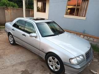A picture of Mercedes Benz C 200