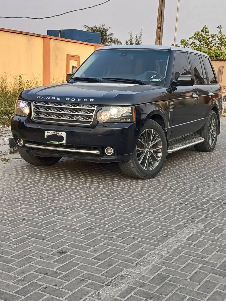 A picture of Neatly used Range Rover 2012 upgraded Autobiography sports.