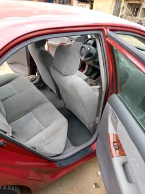 A picture of Brand TOYOTA Model COROLLA Year 2005 Transmission Automatic Price 2