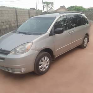 A picture of CLEAN NIGER USED TOYOTA SIENNA 2006 MODEL WITH Good Engine