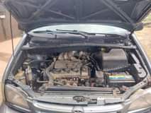 A picture of Toyota Sienna 2000 model