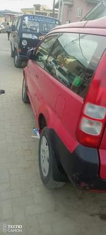 A picture of Honda hr v 2004