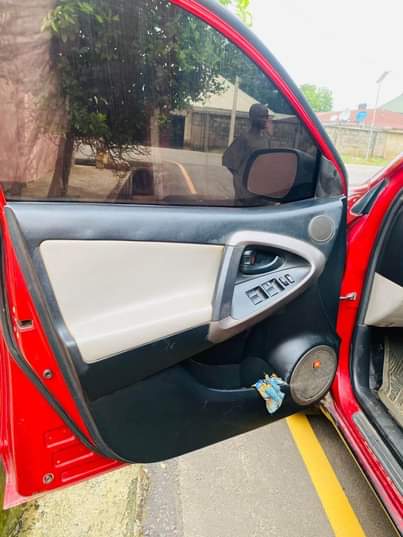 A picture of RAV4 v6