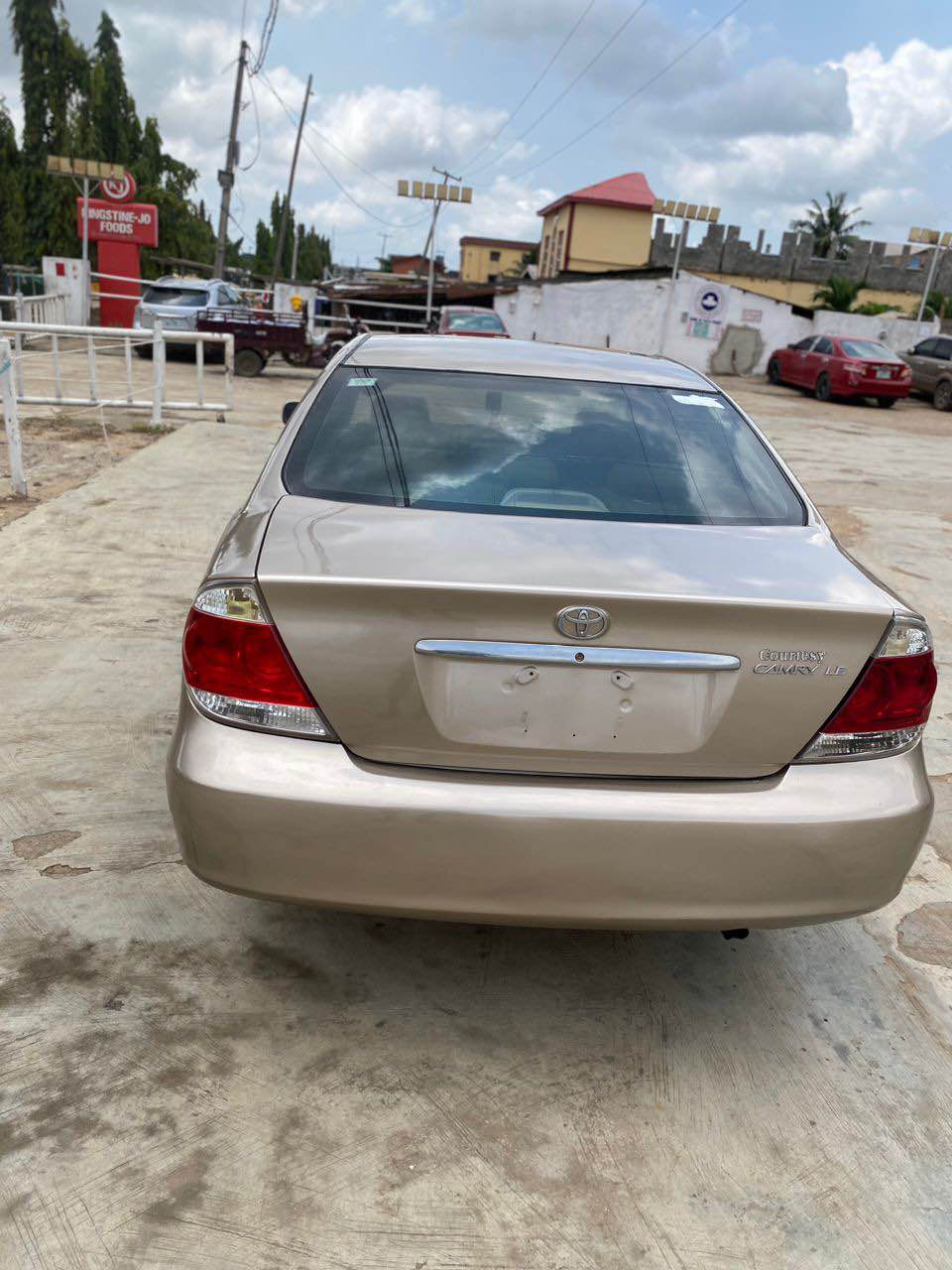 A picture of TOYOTA CAMRY