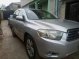 A picture of Neatly used 2008 Highlander