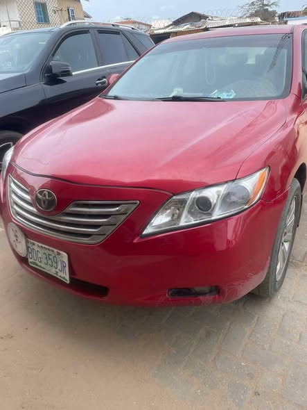 A picture of Toyota Camry 2008 model 4plugs engine and gear perfect a