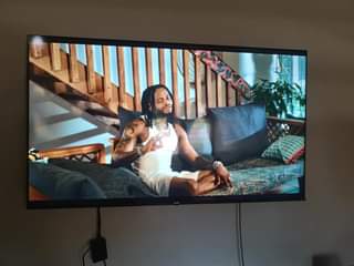 A picture of Hisense inch 65 4k Tsh 1 300 000