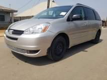 A picture of Toyota Siena 4