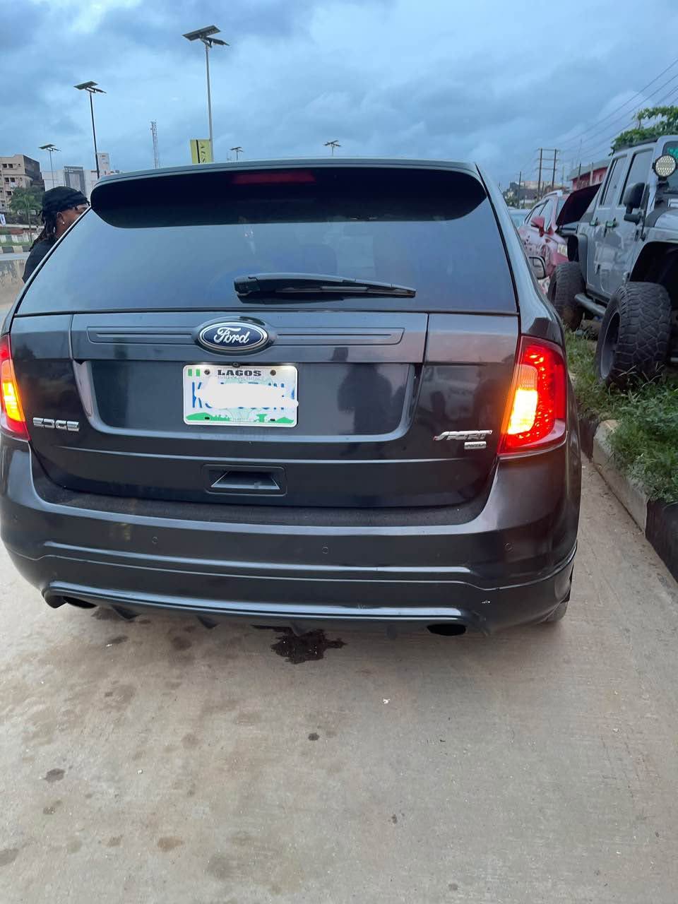 A picture of FORD EDGE 2013