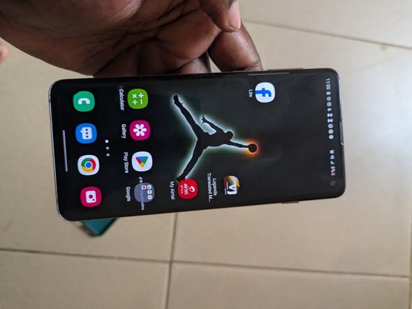 A picture of SAMSUNG GALAXY S10