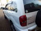 A picture of 2004 Toyota Rav4