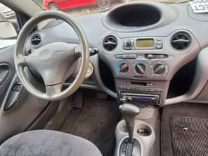 A picture of Sharp direct neatly used Toyota Yaris 04 the car is