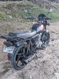 A picture of Boxer X 125