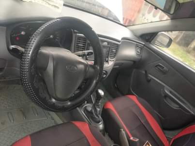 A picture of Kia rio 2009