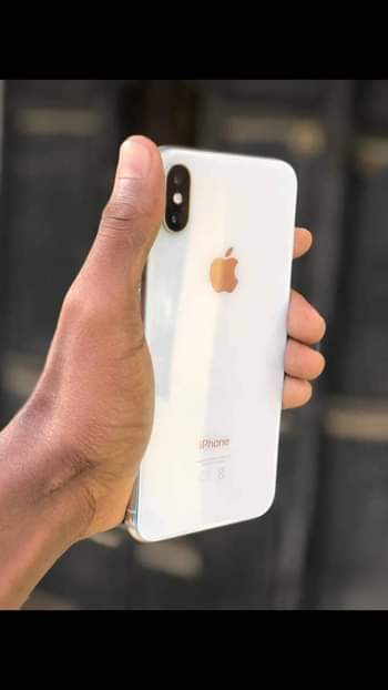 A picture of iphone x plain