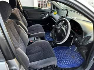 A picture of TOYOTA HARRIER OLD