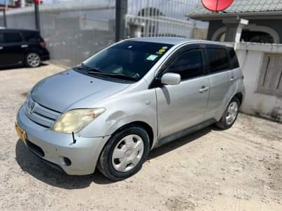 A picture of TOYOTA IST BEI KITONGAAAAA PIGA SIMU 0753660303