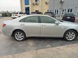 A picture of Lexus Es 350 Belgium standard first body pan Engine and