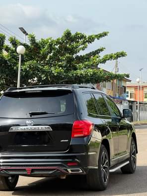 A picture of Toyota Highlander 2013 model 4 sale Direct Belgium Original Custom