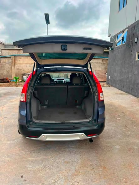 A picture of Honda CRV 2013 model Abuja