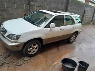 A picture of Lexus RX300