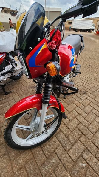 bajaj boxer