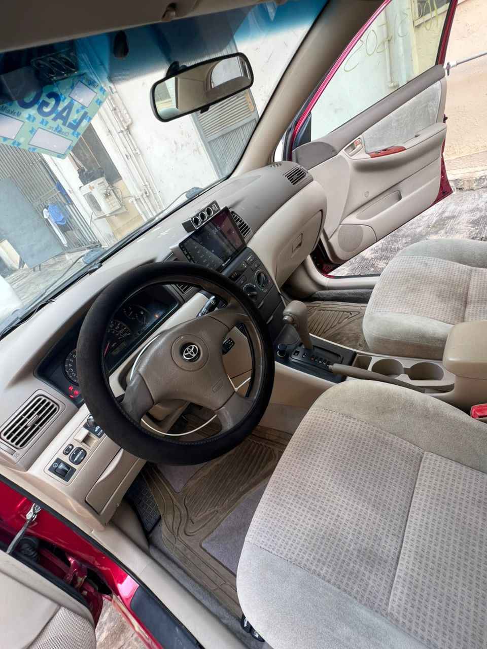 A picture of TOYOTA COROLLA