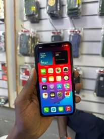 A picture of iPhone XR 64Gb No Face ID