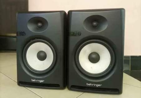 A picture of OKOTA SPIKA ZA STUDIO KWA BEI RAHISI 950 000 TU