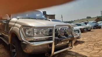 A picture of VX. LAND CRUISER. DIESEL ENGINE 4X4. AUTOMATIC. . 35M CONTACT