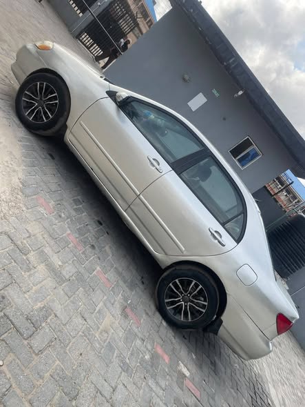 A picture of Toyota Corolla 2004