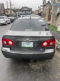 A picture of Dealer market 2005 corolla gear ac untouched Engine is tapping
