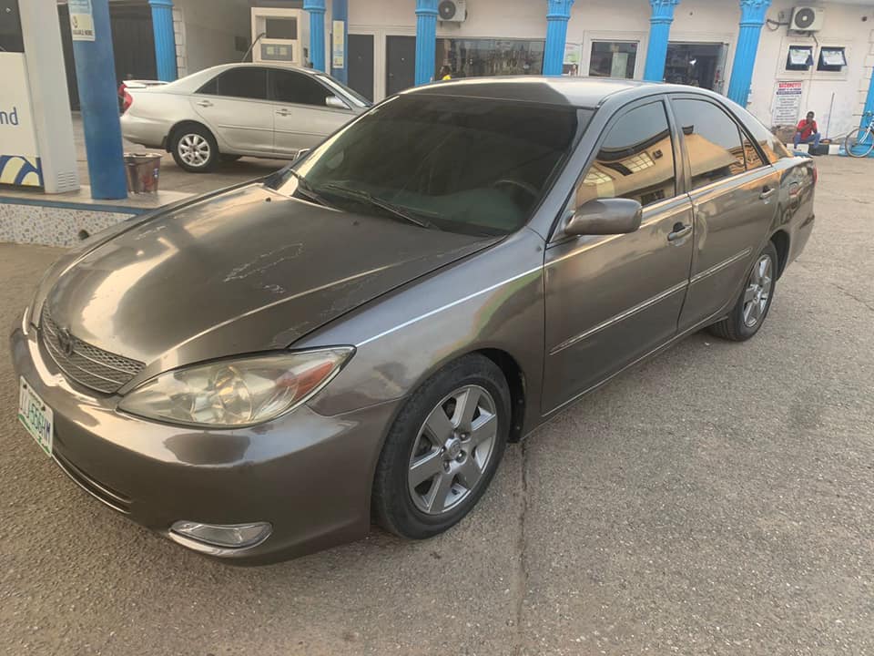 A picture of 2004 Toyota Camry XLE