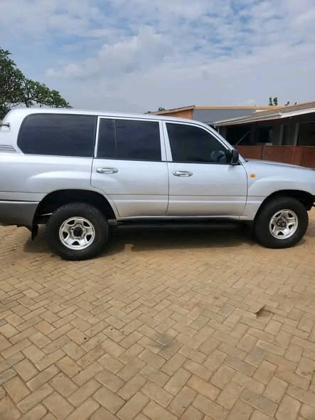A picture of LANDCRUISER