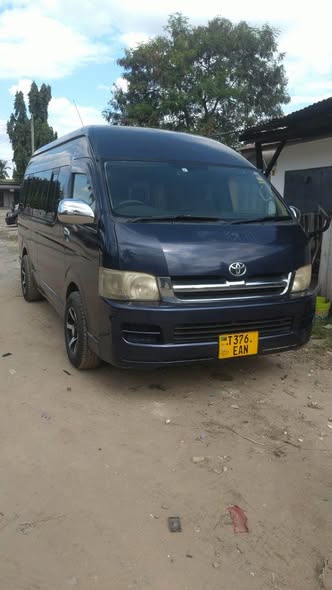 A picture of TOYOTA HIACE QUANTUM ONSALE