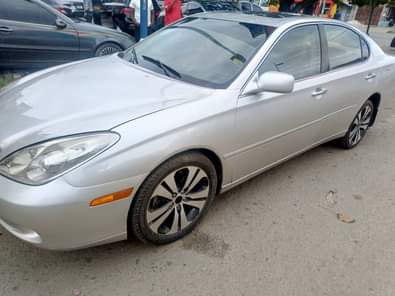 A picture of Nearly flashed ES300 Lexus everything working just buy and drive