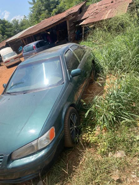 A picture of Toyota Camry pencil