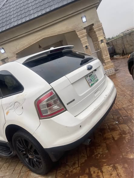 A picture of I need money tomorrow for this Ford edge 2009 well