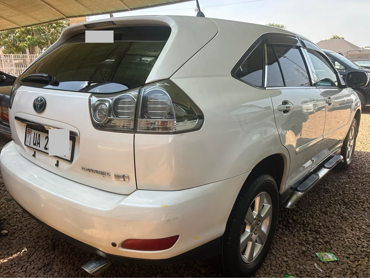 A picture of TOYOTA HARRIER