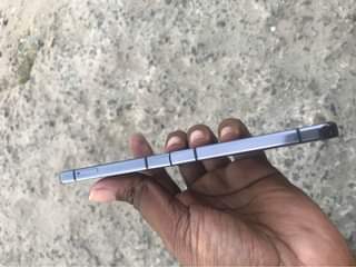 A picture of Samsung galaxy FLIP 5