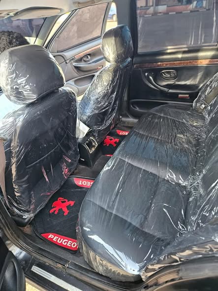 A picture of PEUGEOT 406 2004 model